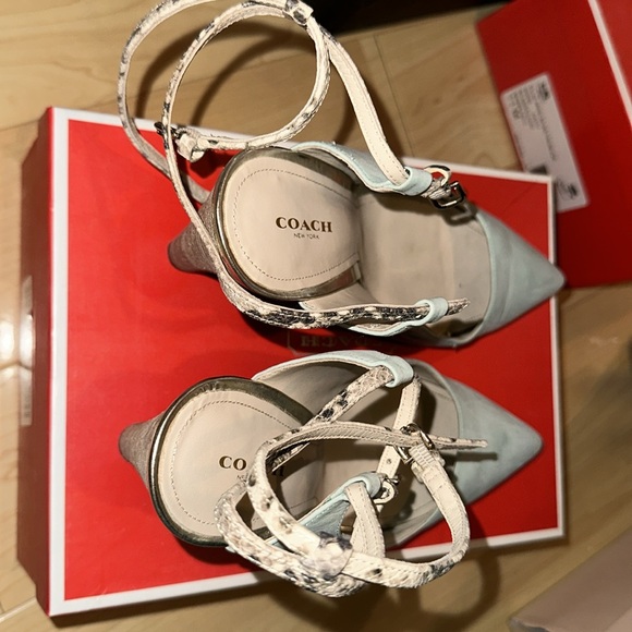 Trending pointy toe wedge!! - Picture 11 of 11